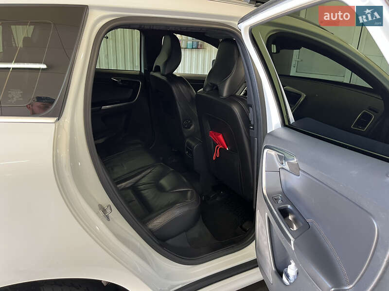 Внедорожник / Кроссовер Volvo XC60 2013 в Киеве