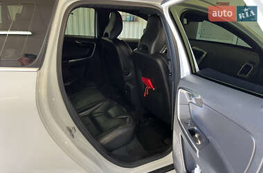 Внедорожник / Кроссовер Volvo XC60 2013 в 