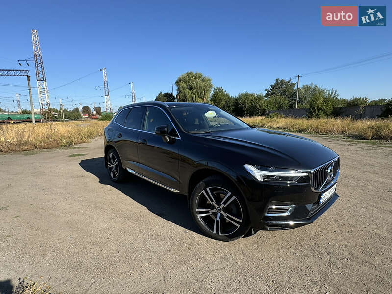 Внедорожник / Кроссовер Volvo XC60 2021 в Подольске
