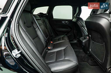 Внедорожник / Кроссовер Volvo XC60 2019 в 