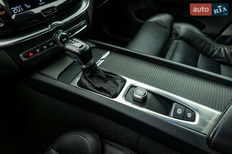 Внедорожник / Кроссовер Volvo XC60 2019 в Киеве фото 21 Внедорожник / Кроссовер Volvo XC60 2019 в Киеве