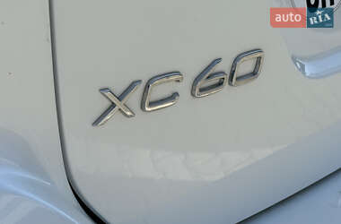 Внедорожник / Кроссовер Volvo XC60 2016 в 