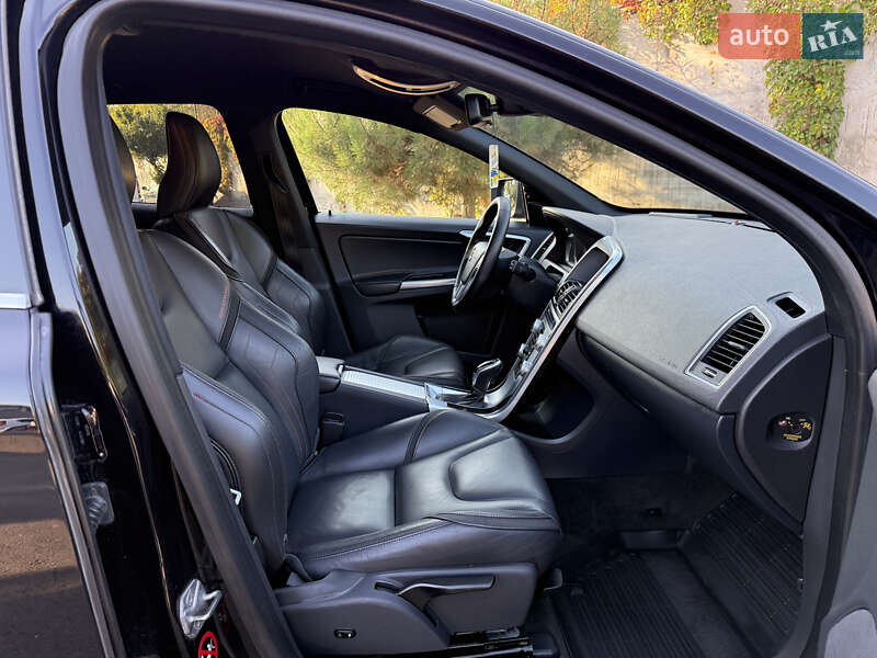 Внедорожник / Кроссовер Volvo XC60 2015 в Ровно