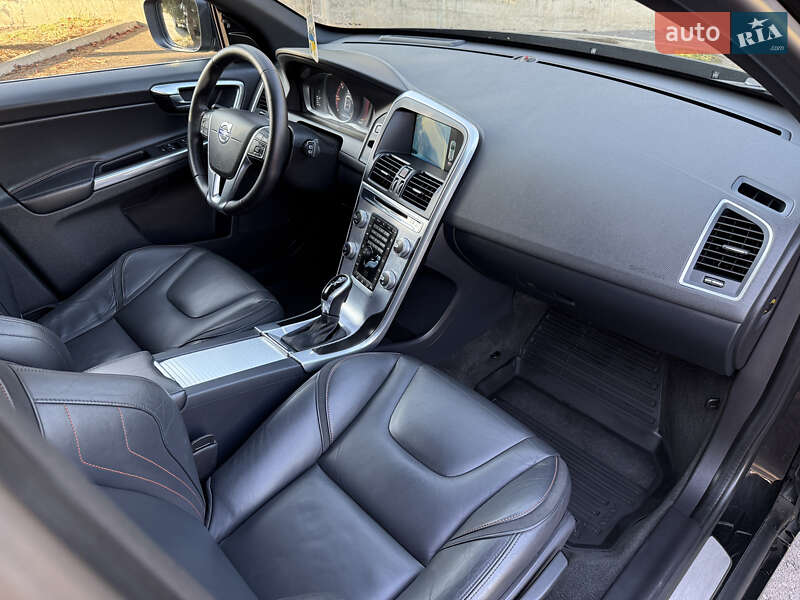 Внедорожник / Кроссовер Volvo XC60 2015 в Ровно