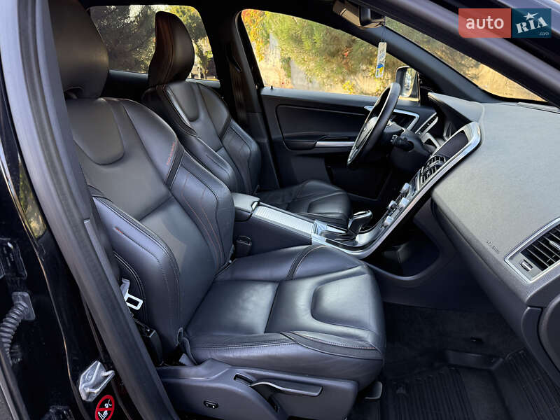 Внедорожник / Кроссовер Volvo XC60 2015 в Ровно