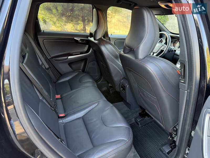 Внедорожник / Кроссовер Volvo XC60 2015 в Ровно