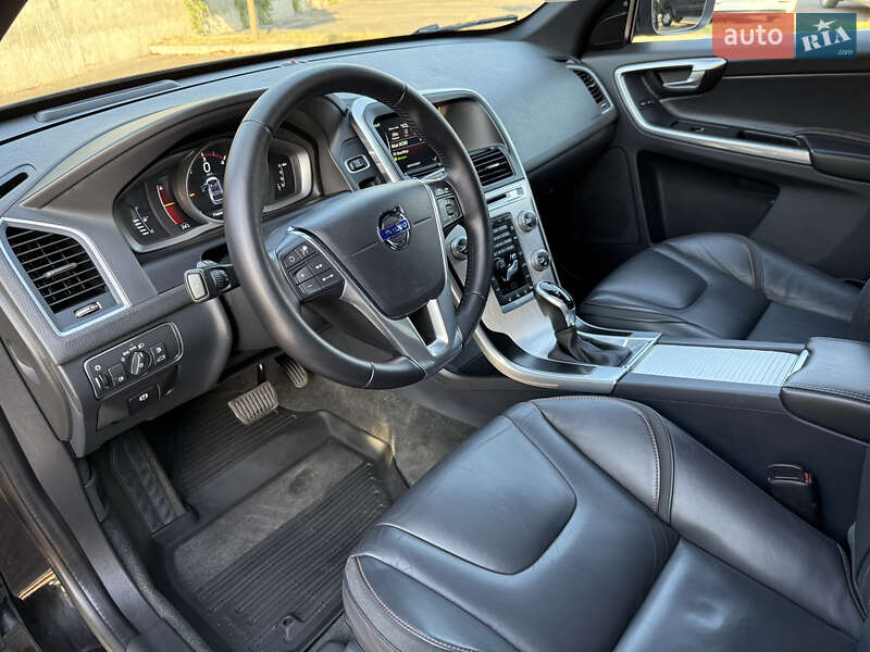 Внедорожник / Кроссовер Volvo XC60 2015 в Ровно