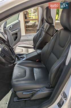 Внедорожник / Кроссовер Volvo XC60 2014 в 