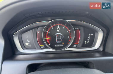 Внедорожник / Кроссовер Volvo XC60 2015 в 