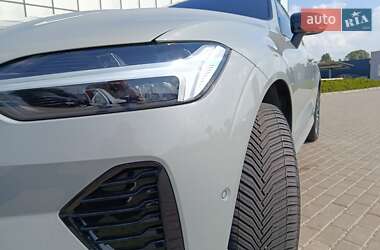 Внедорожник / Кроссовер Volvo XC60 2023 в 