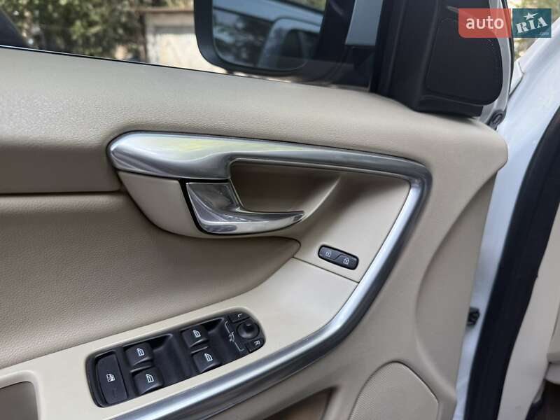 Позашляховик / Кросовер Volvo XC60 2016 в Дніпрі