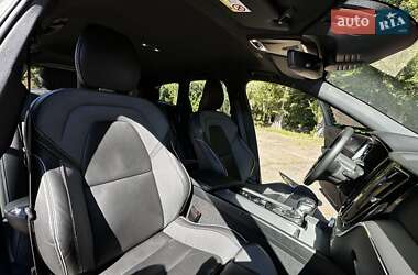 Внедорожник / Кроссовер Volvo XC60 2020 в 
