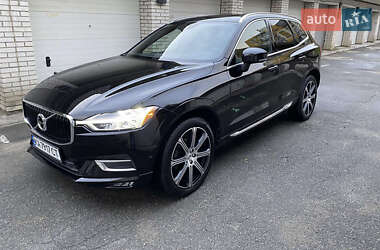 Внедорожник / Кроссовер Volvo XC60 2018 в 