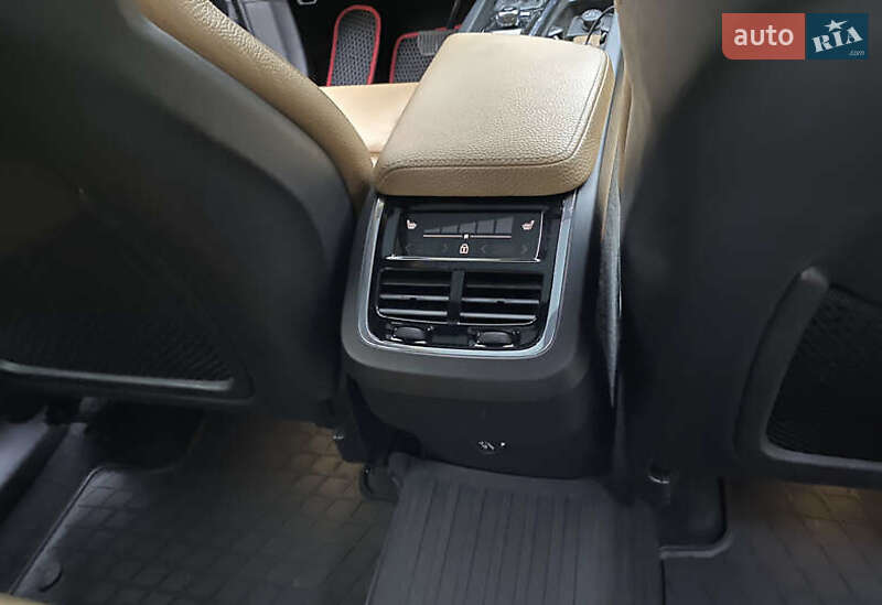 Внедорожник / Кроссовер Volvo XC60 2018 в Киеве