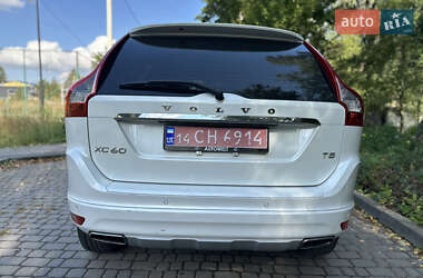 Внедорожник / Кроссовер Volvo XC60 2017 в 