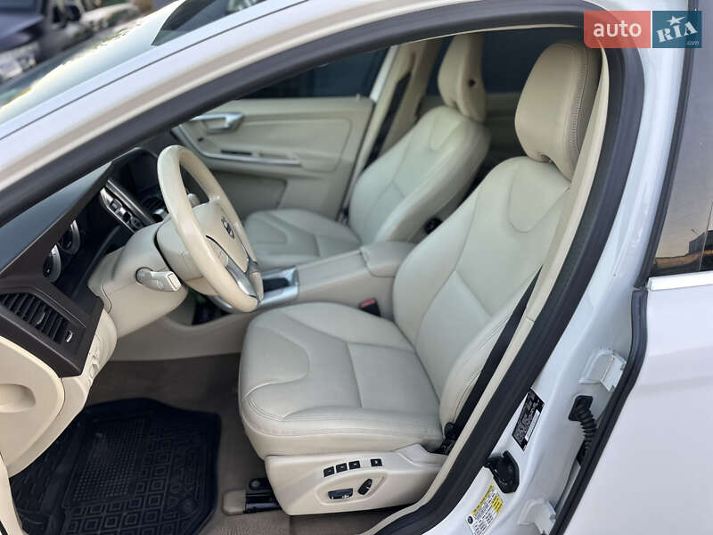 Внедорожник / Кроссовер Volvo XC60 2012 в Ровно