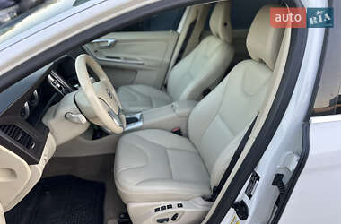 Внедорожник / Кроссовер Volvo XC60 2012 в 