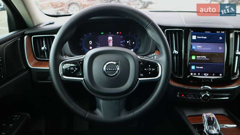 Внедорожник / Кроссовер Volvo XC60 2022 в Киеве