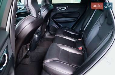 Внедорожник / Кроссовер Volvo XC60 2022 в 