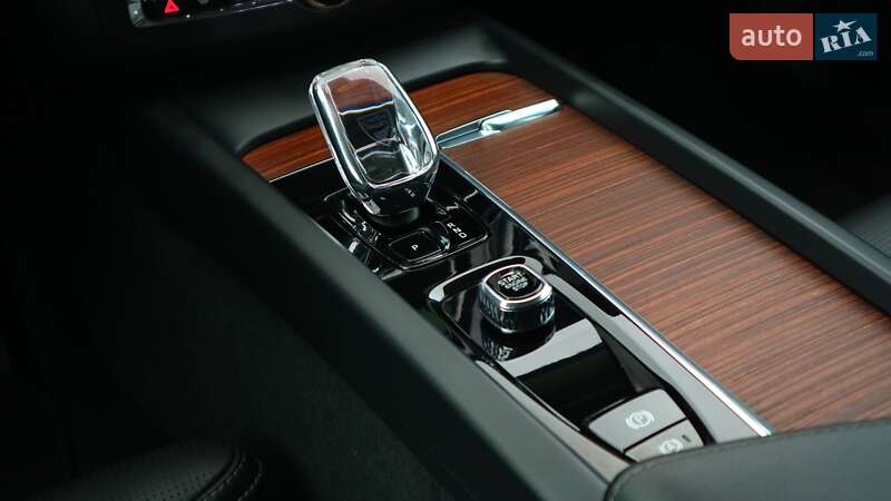 Внедорожник / Кроссовер Volvo XC60 2022 в Киеве