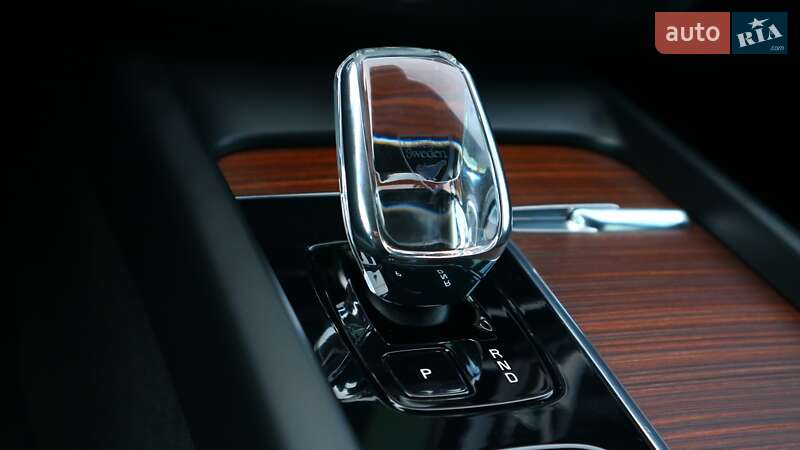 Внедорожник / Кроссовер Volvo XC60 2022 в Киеве