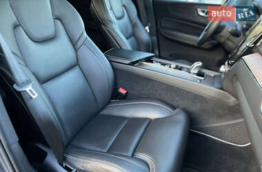 Позашляховик / Кросовер Volvo XC60 2019 в 