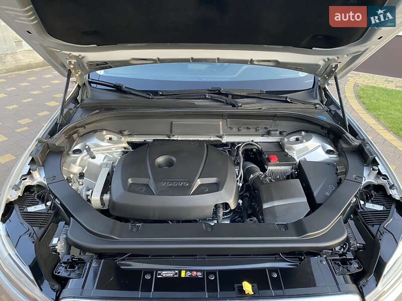 Внедорожник / Кроссовер Volvo XC60 2019 в Ровно