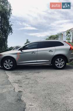 Внедорожник / Кроссовер Volvo XC60 2015 в 