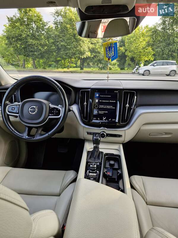 Внедорожник / Кроссовер Volvo XC60 2017 в Хмельницком