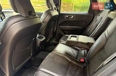 Внедорожник / Кроссовер Volvo XC60 2019 в 