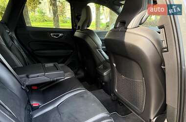 Внедорожник / Кроссовер Volvo XC60 2019 в 