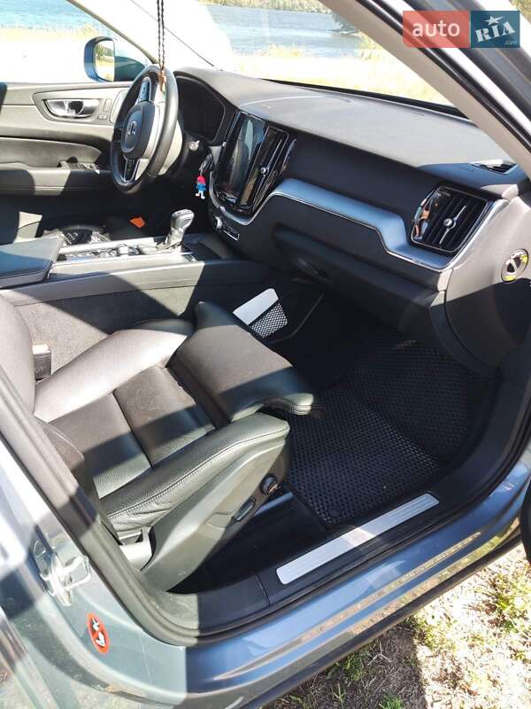Внедорожник / Кроссовер Volvo XC60 2018 в Черкассах