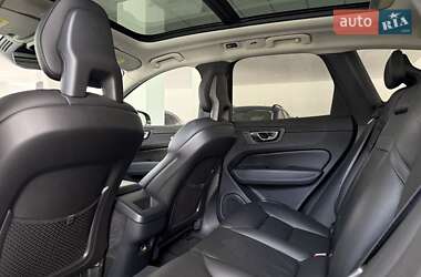 Внедорожник / Кроссовер Volvo XC60 2018 в 