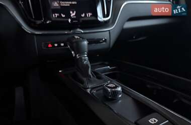 Внедорожник / Кроссовер Volvo XC60 2018 в 
