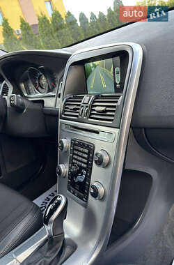 Внедорожник / Кроссовер Volvo XC60 2016 в 