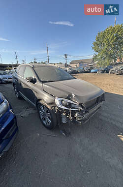 Внедорожник / Кроссовер Volvo XC60 2017 в 