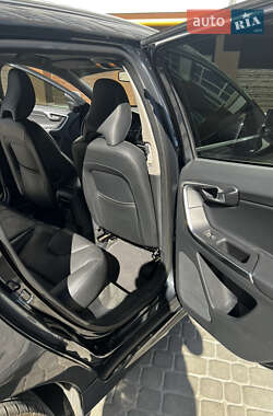 Внедорожник / Кроссовер Volvo XC60 2014 в 