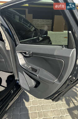 Внедорожник / Кроссовер Volvo XC60 2014 в 