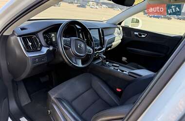 Внедорожник / Кроссовер Volvo XC60 2019 в 