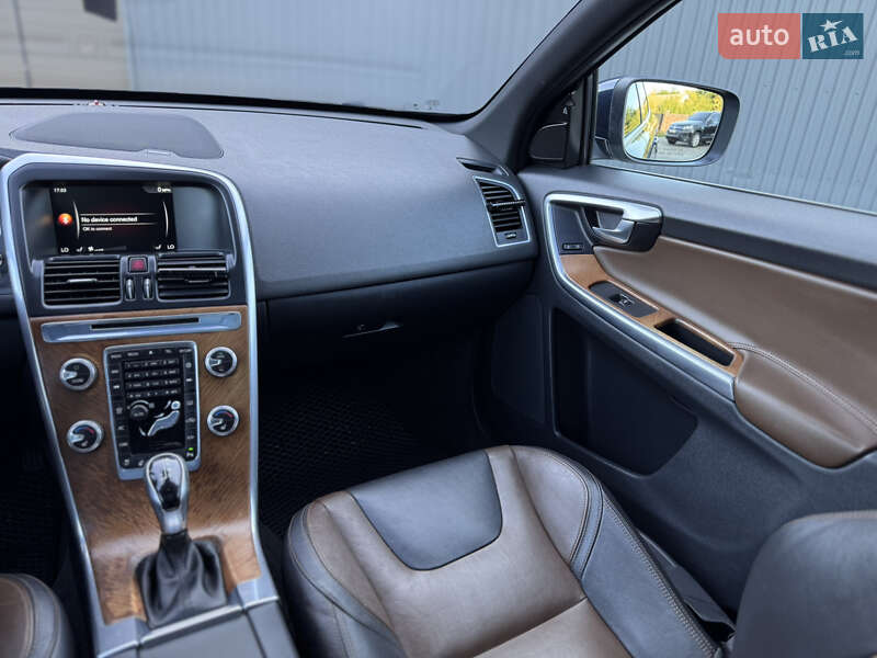 Внедорожник / Кроссовер Volvo XC60 2015 в Сарнах