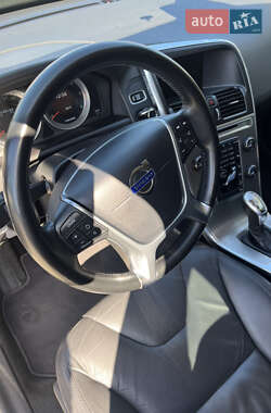 Внедорожник / Кроссовер Volvo XC60 2012 в 