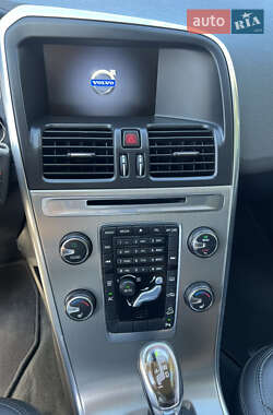 Внедорожник / Кроссовер Volvo XC60 2012 в 