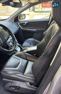 Внедорожник / Кроссовер Volvo XC60 2016 в 
