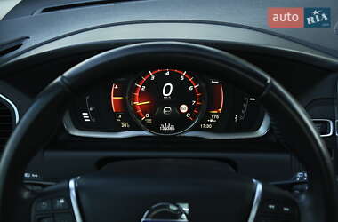 Внедорожник / Кроссовер Volvo XC60 2017 в 
