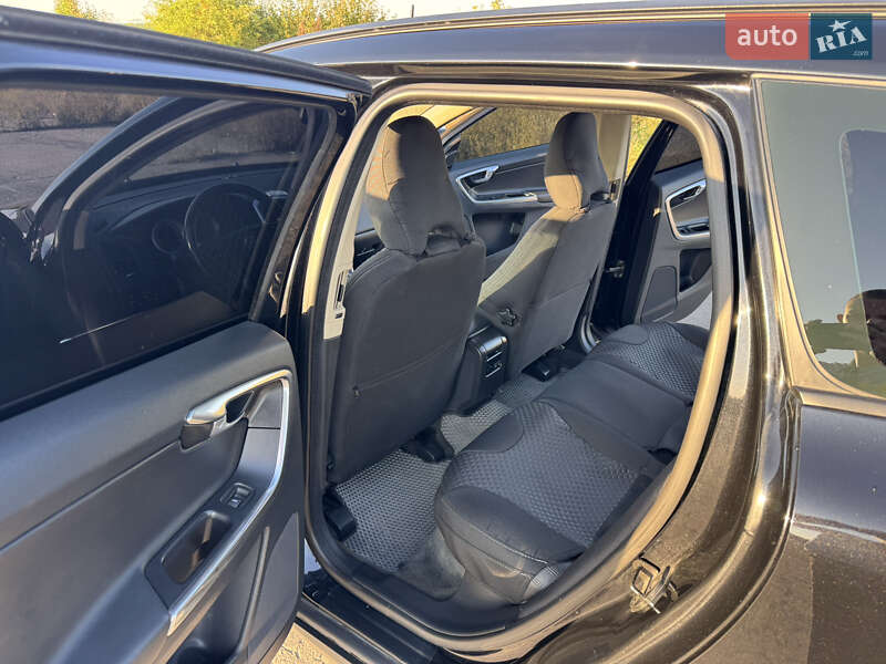 Внедорожник / Кроссовер Volvo XC60 2012 в Баре
