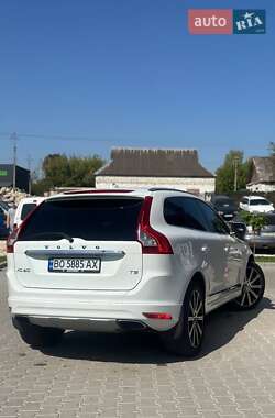 Внедорожник / Кроссовер Volvo XC60 2015 в 