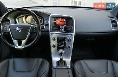 Внедорожник / Кроссовер Volvo XC60 2017 в 