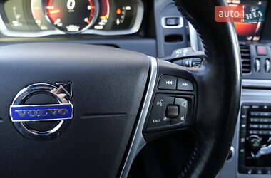 Внедорожник / Кроссовер Volvo XC60 2017 в 