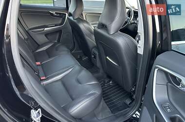 Внедорожник / Кроссовер Volvo XC60 2016 в 