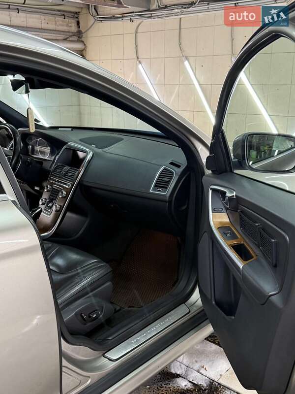 Внедорожник / Кроссовер Volvo XC60 2016 в Одессе